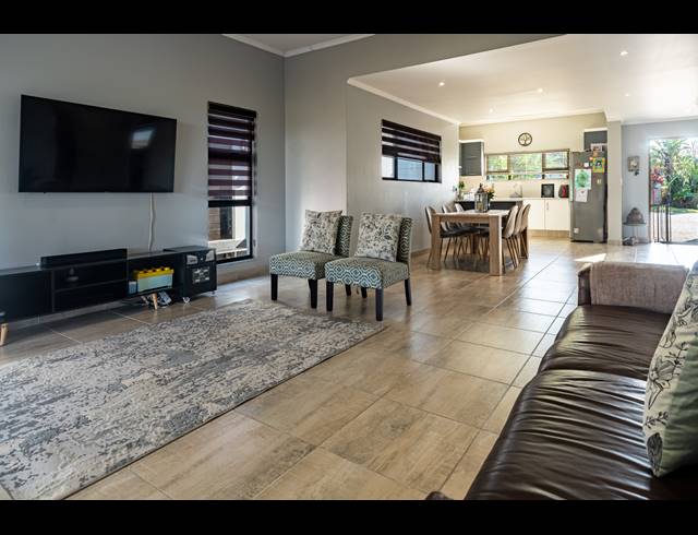 3 BEDROOM FREESTANDING FOR SALE IN PALM LAKES ESTATE